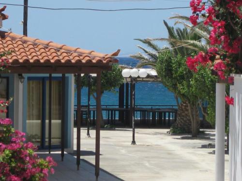 Hostal Maravelias House