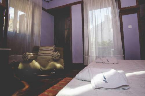 Bed & Breakfast Karnayo
