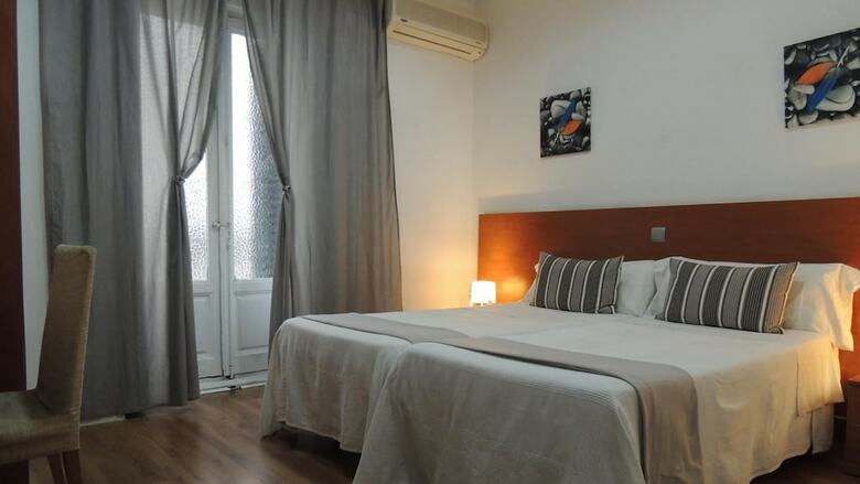 Hostal Cervantes