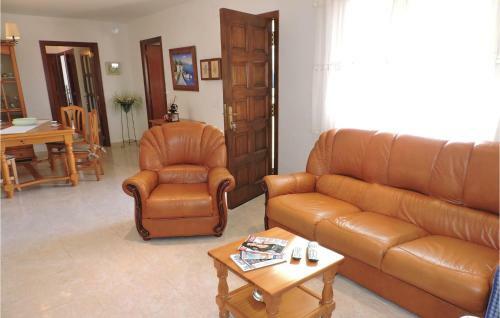 Three-bedroom Holiday Home In Miami Playa