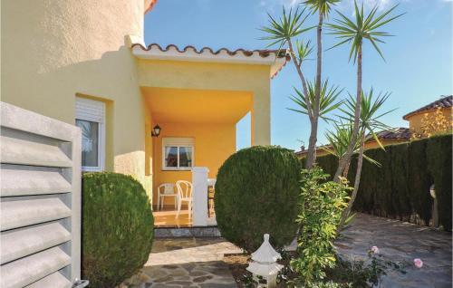 Three-bedroom Holiday Home In Miami Playa