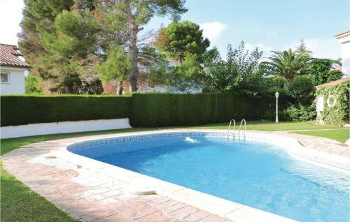 Three-bedroom Holiday Home In Miami Playa