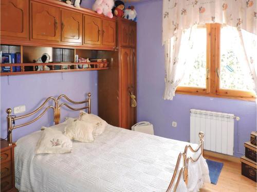 Three-bedroom Holiday Home In Miami Platja