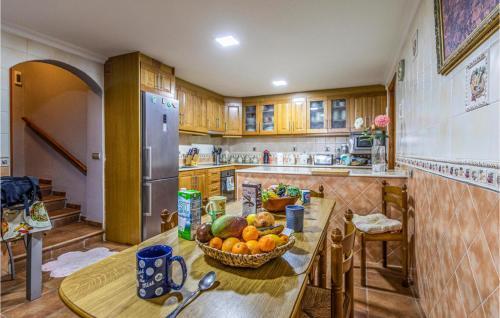 Three-bedroom Holiday Home In Miami Platja