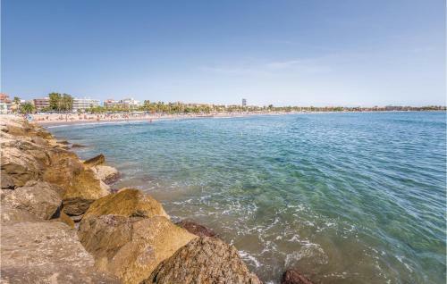 Three-bedroom Holiday Home In Miami Platja