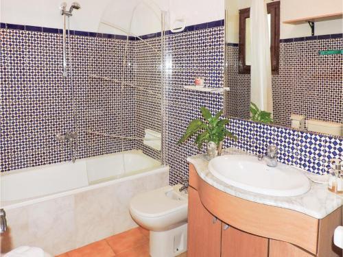 Three-bedroom Holiday Home In Miami Playa