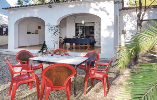 Three-bedroom Holiday Home In Miami Playa