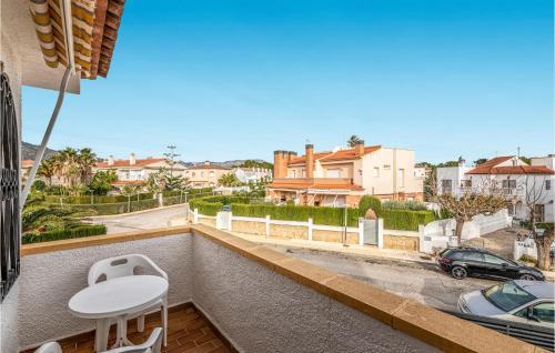 Three-bedroom Holiday Home In Miami Platja