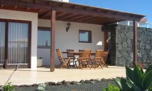 Playa Blanca Villa Sleeps 4 Pool Wifi