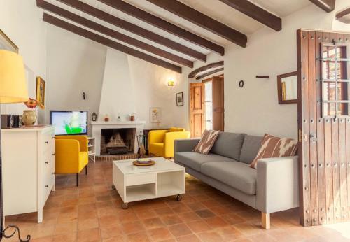 Pollenca Villa Sleeps 4 Pool Air Con Wifi