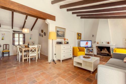 Pollenca Villa Sleeps 4 Pool Air Con Wifi