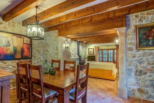 Pollenca Villa Sleeps 6 Pool Air Con Wifi