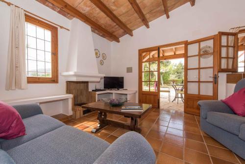 Pollenca Villa Sleeps 5 Pool Wifi