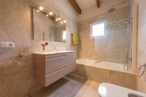 Pollenca Villa Sleeps 5 Pool Wifi