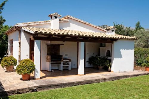 Pollenca Villa Sleeps 5 Pool Wifi
