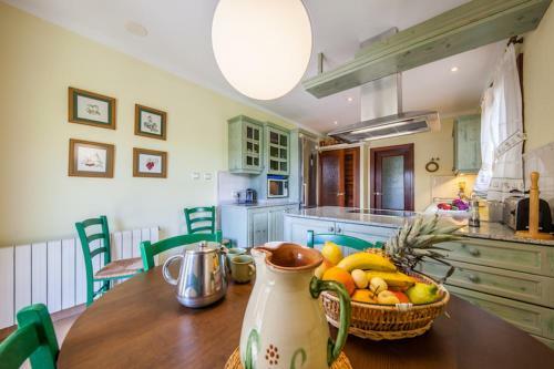 Pollenca Villa Sleeps 8 Pool Air Con Wifi