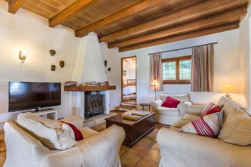 Pollenca Villa Sleeps 10 Pool Air Con Wifi