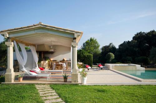 Pollenca Villa Sleeps 8 Pool Wifi