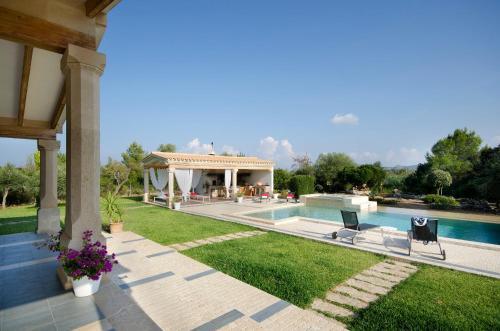 Pollenca Villa Sleeps 8 Pool Wifi
