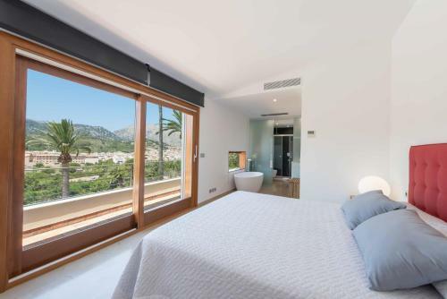 Pollenca Villa Sleeps 6 Pool Wifi