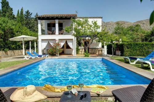 Pollenca Villa Sleeps 4 Pool Air Con Wifi
