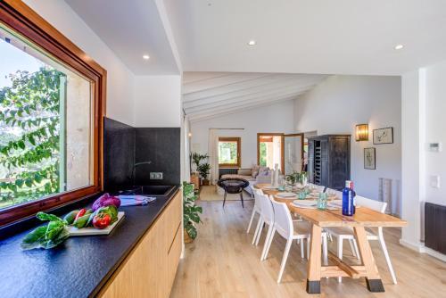 Pollenca Villa Sleeps 6 Pool Air Con Wifi