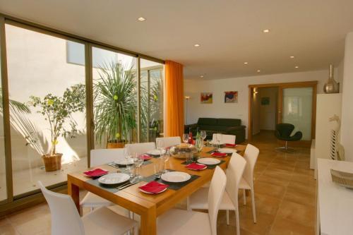 Pollenca Villa Sleeps 8 Pool Air Con Wifi
