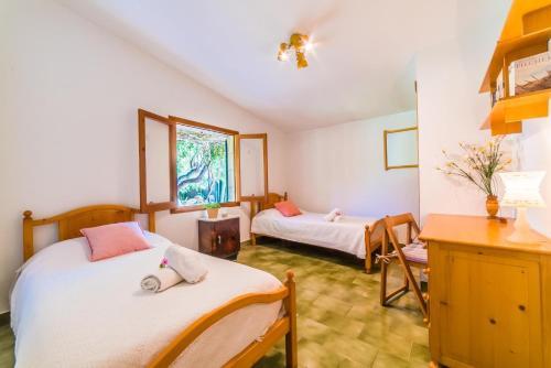 Pollenca Villa Sleeps 6 Pool Air Con Wifi