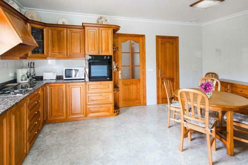 Pollenca Villa Sleeps 6 Pool Air Con Wifi