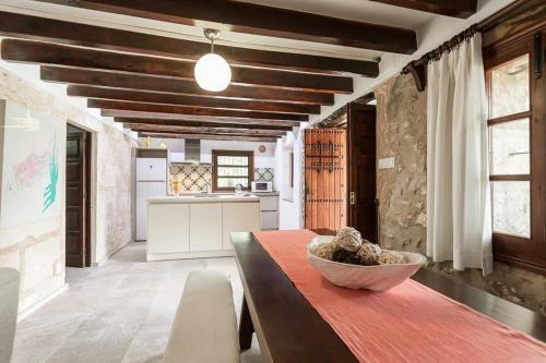 Pollenca Villa Sleeps 8 Pool Air Con Wifi