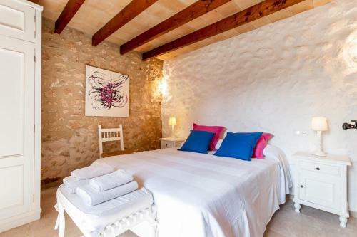 Pollenca Villa Sleeps 8 Pool Air Con Wifi