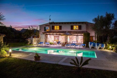 Pollenca Villa Sleeps 8 Pool Air Con Wifi