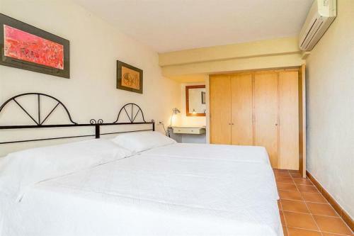 Pollenca Villa Sleeps 8 Pool Air Con Wifi