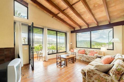 Pollenca Villa Sleeps 8 Pool Air Con Wifi
