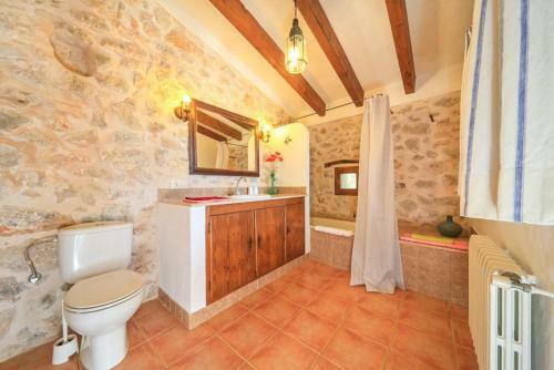 Pollenca Villa Sleeps 6 Pool Air Con Wifi