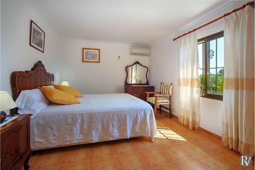 Pollenca Villa Sleeps 2 Pool Air Con Wifi