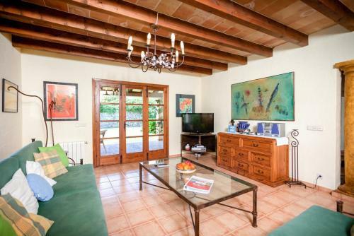 Pollenca Villa Sleeps 6 Pool Air Con Wifi