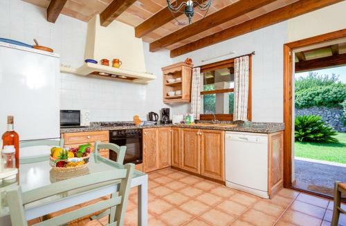 Pollenca Villa Sleeps 6 Pool Air Con Wifi