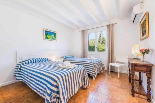 Pollenca Villa Sleeps 9 Pool Air Con Wifi