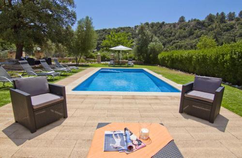 Pollenca Villa Sleeps 6 Pool Air Con Wifi
