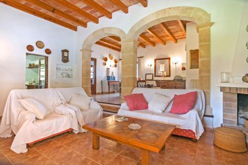 Pollenca Villa Sleeps 6 Pool Air Con Wifi