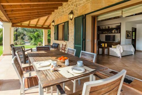 Pollenca Villa Sleeps 6 Air Con Wifi