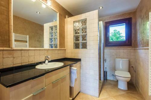 Pollenca Villa Sleeps 6 Air Con Wifi
