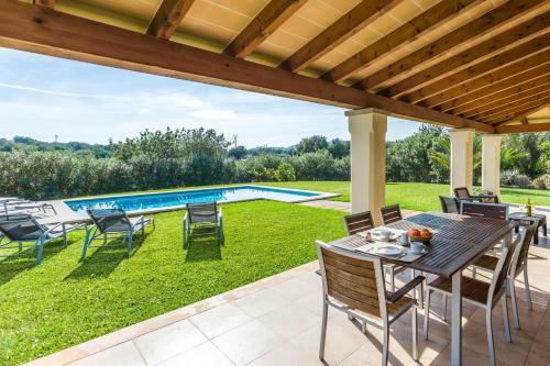Pollenca Villa Sleeps 6 Air Con Wifi
