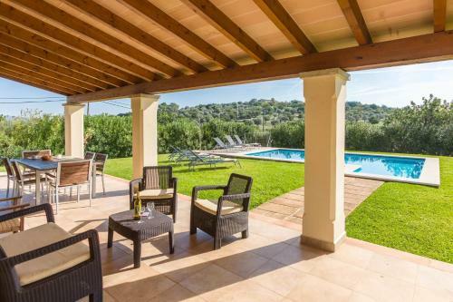 Pollenca Villa Sleeps 6 Air Con Wifi
