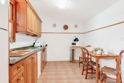 Pollenca Villa Sleeps 6 Pool Air Con Wifi