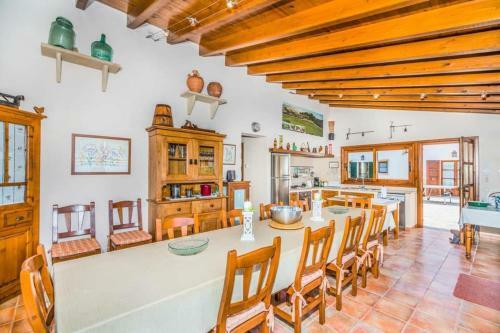Pollenca Villa Sleeps 10 Pool Air Con Wifi
