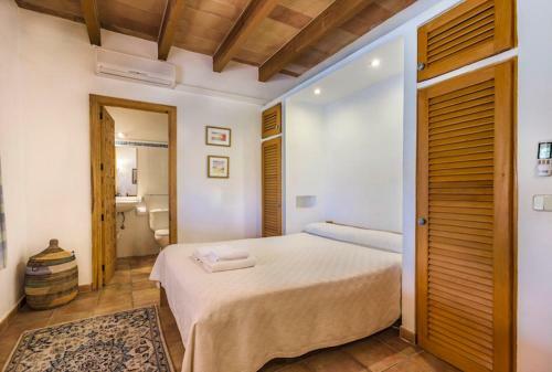 Pollenca Villa Sleeps 10 Pool Air Con Wifi
