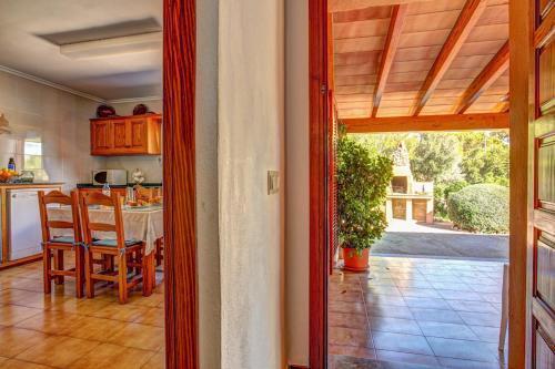 Pollenca Villa Sleeps 6 Pool Air Con Wifi