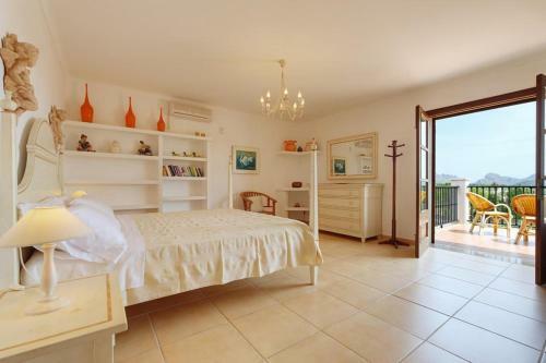 Pollenca Villa Sleeps 8 Pool Air Con Wifi